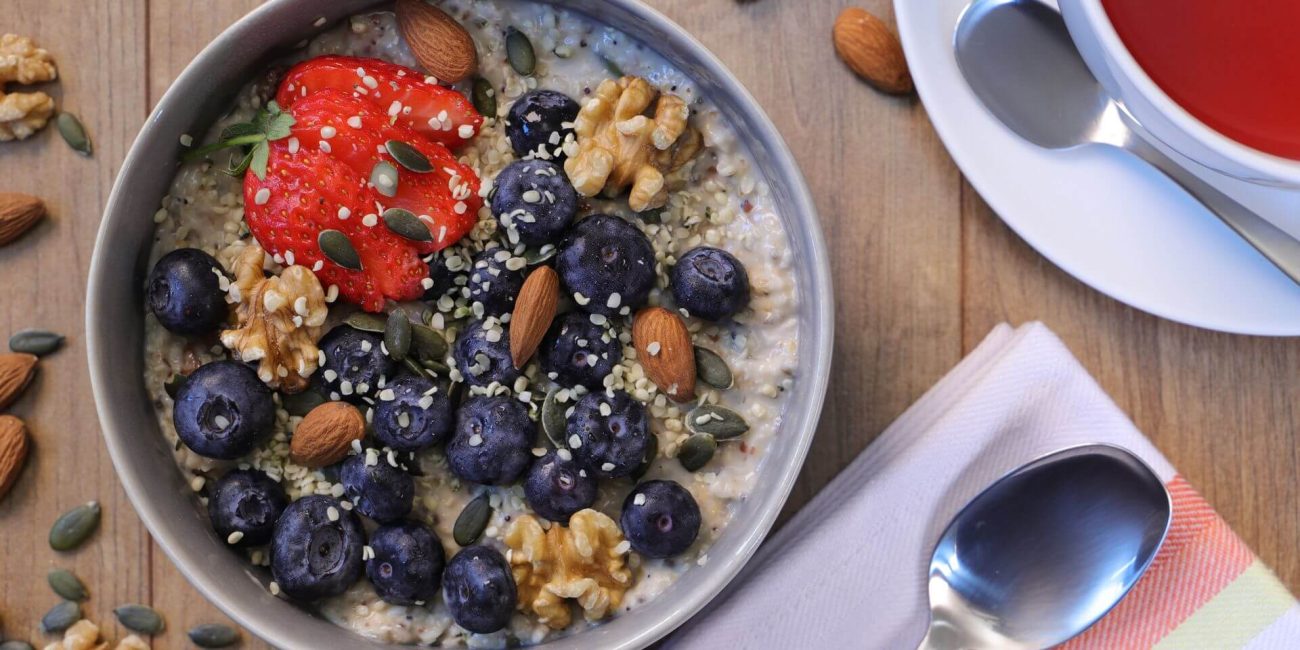 Oatmeal with berries and other high-fiber foods