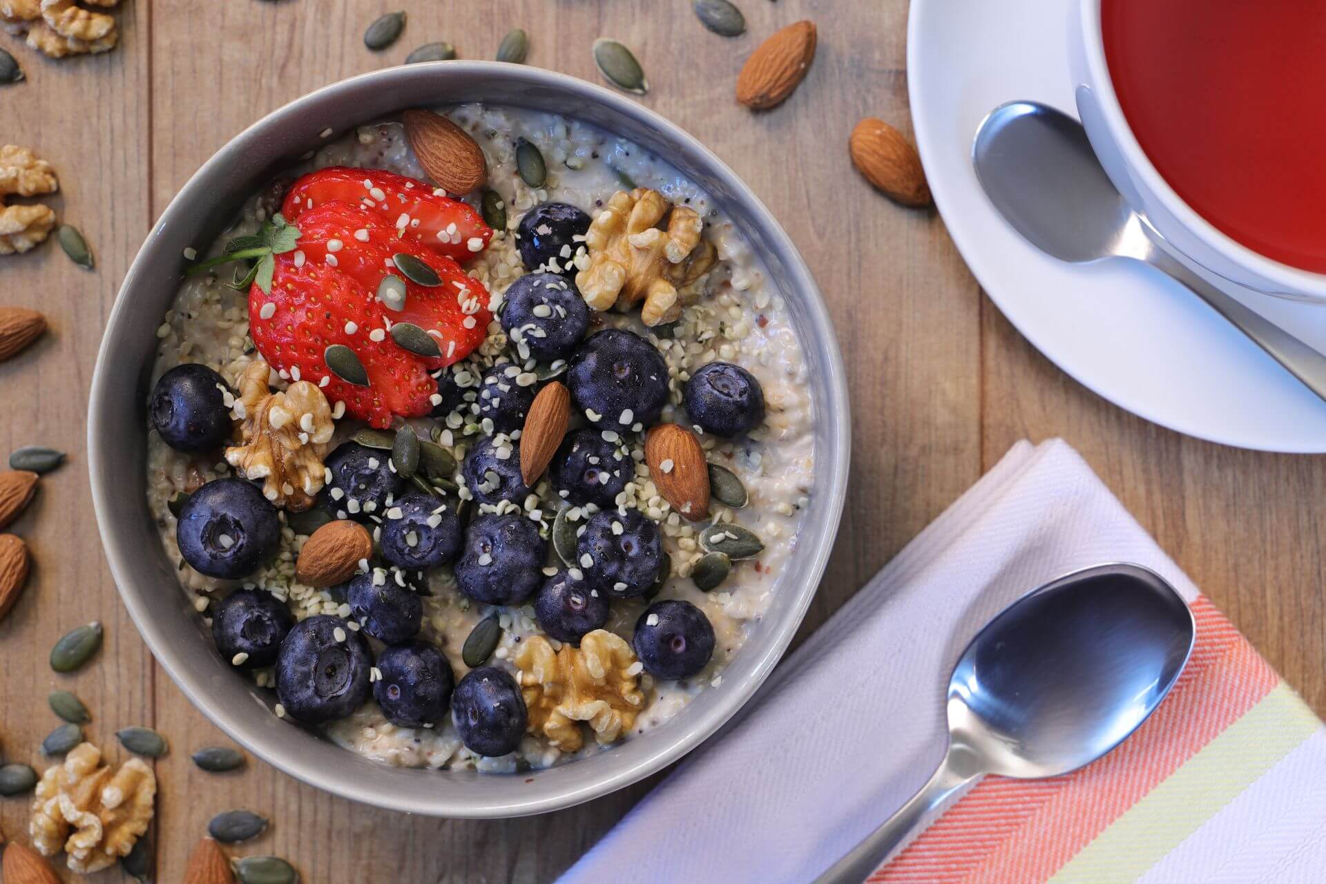 Oatmeal with berries and other high-fiber foods